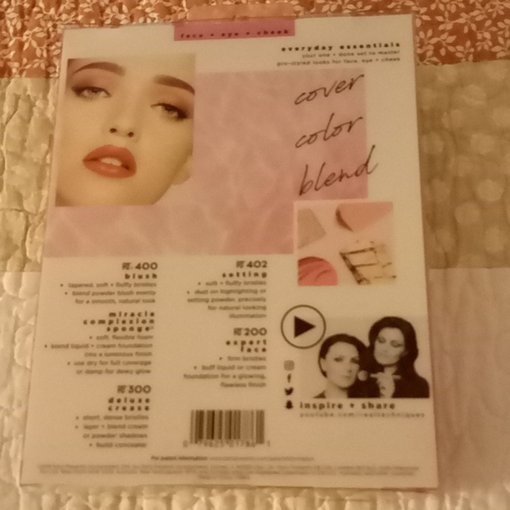 💋2/$20 Real Techniques face ,eye ,cheek set - Picture 2 of 4